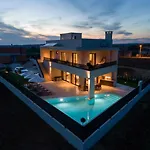 Vila Perla By Villsy *
