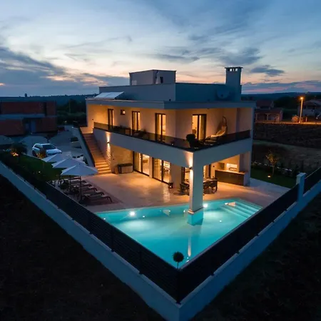 Villa Perla By Villsy *