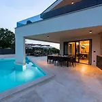 Perla By Villsy *