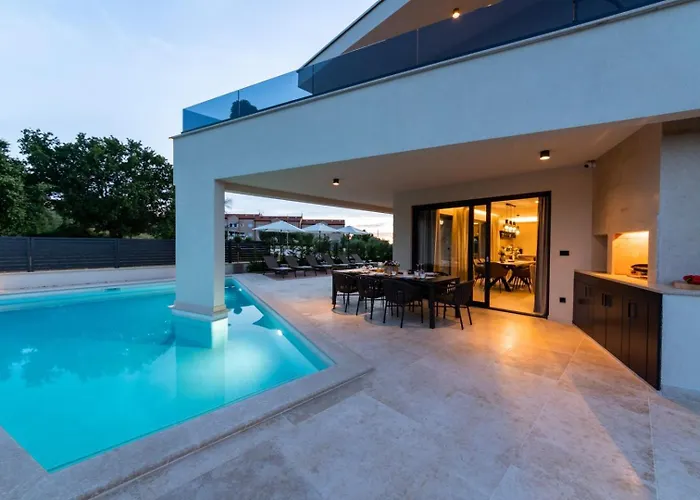 Perla By Villsy *